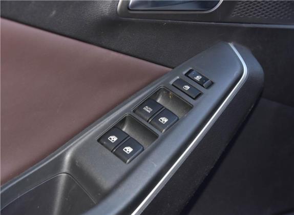 长安CS15 2019款 1.5L 自动旗舰型 国V 车厢座椅   门窗控制