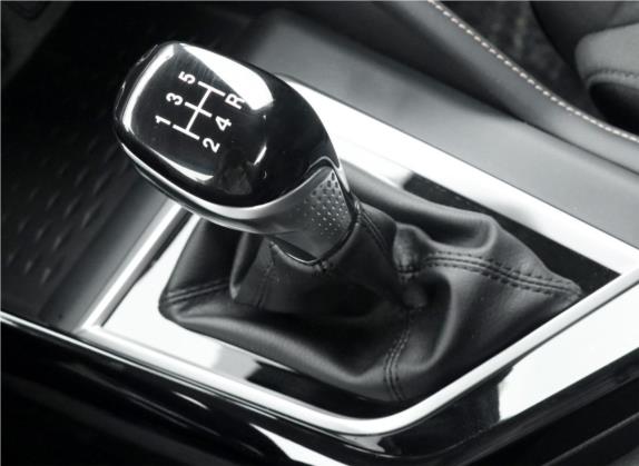 长安CS15 2019款 1.5L 手动舒适型 国V 中控类   挡把