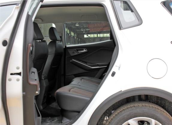 长安CS15 2019款 1.5L 手动进取型 国V 车厢座椅   后排空间