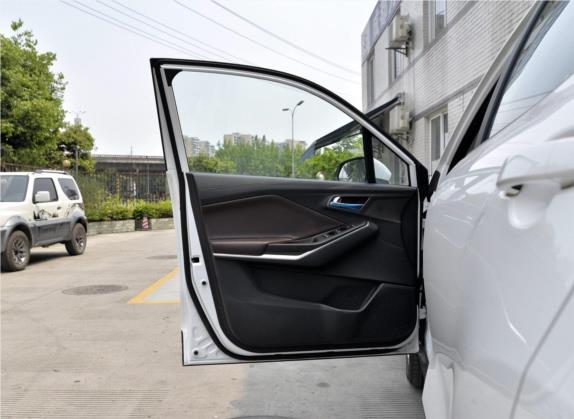 长安CS15 2019款 1.5L 自动悦享型 国V 车厢座椅   前门板