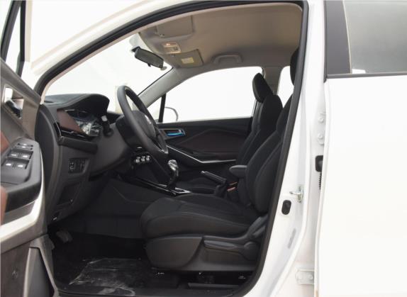 长安CS15 2019款 1.5L 手动舒适型 国VI 车厢座椅   前排空间