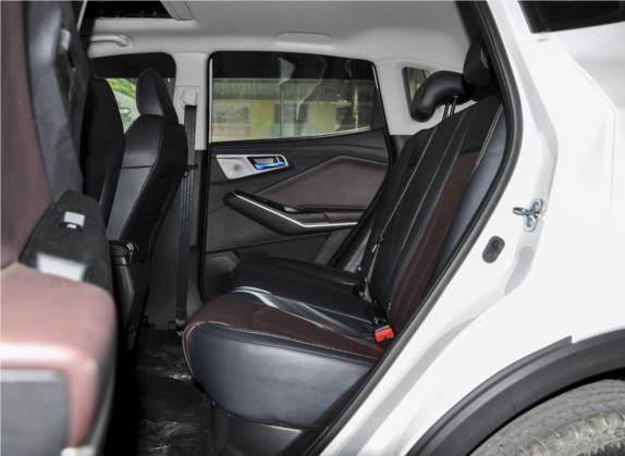 长安CS15 2019款 1.5L 自动进取型 国VI 车厢座椅   后排空间