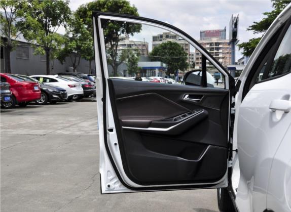 长安CS15 2019款 1.5L 自动进取型 国VI 车厢座椅   前门板