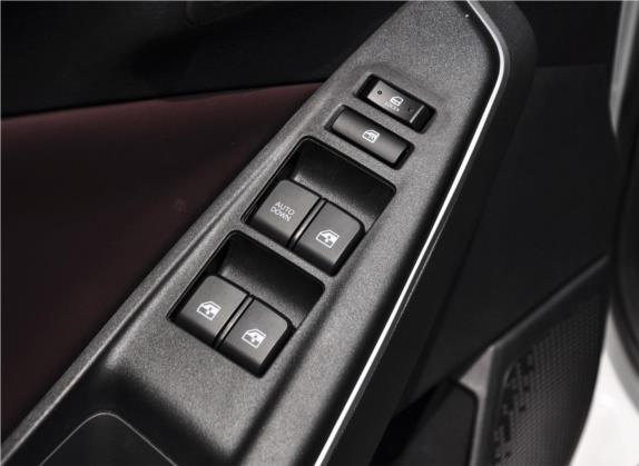 长安CS15 2019款 1.5L 自动进取型 国VI 车厢座椅   门窗控制