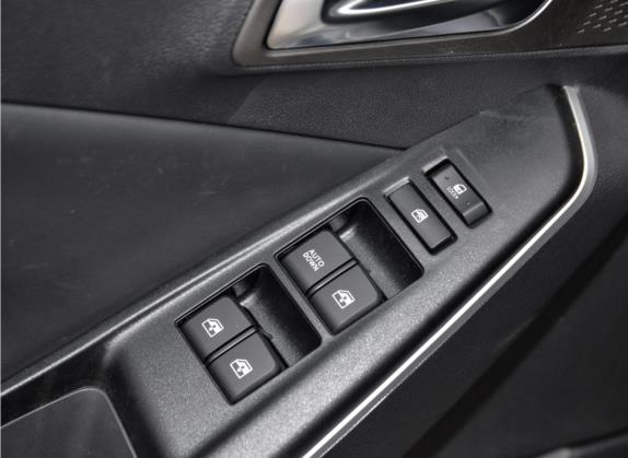 长安CS15 2021款 1.5L 手动进取型 车厢座椅   门窗控制