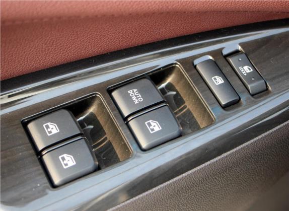凌轩 2017款 1.5T 自动乐活精英型 车厢座椅   门窗控制