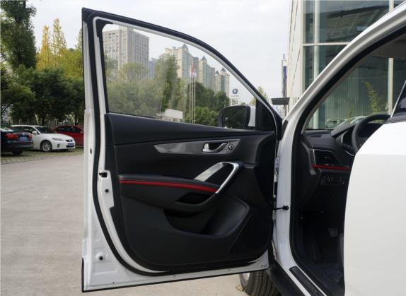 长安CS55 2018款 1.5T 手动炫色型 国V 车厢座椅   前门板