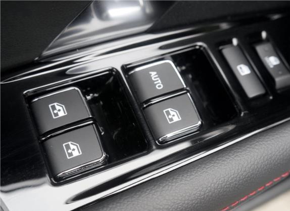 长安CS55 2018款 1.5T 手动炫动型 国V 车厢座椅   门窗控制