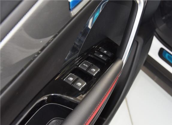 长安CS55 2018款 1.5T 自动炫动型 国V 车厢座椅   门窗控制