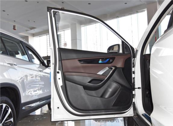 长安CS55 2018款 1.5T 自动炫酷型 国V 车厢座椅   前门板