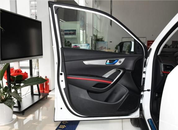 长安CS55 2018款 1.5T 自动轻年版 国VI 车厢座椅   前门板
