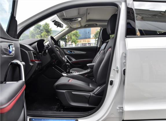 长安CS55 2019款 1.5T 手动炫色型 国VI 车厢座椅   前排空间