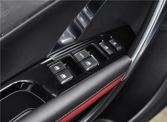 长安CS55 2019款 1.5T 手动炫色型 国VI 车厢座椅   门窗控制