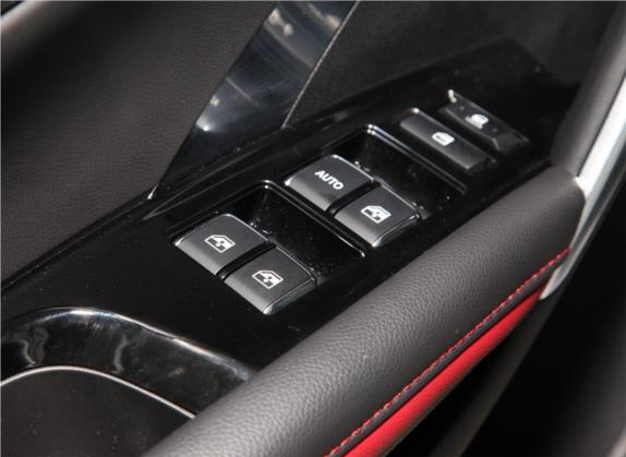 长安CS55 2019款 1.5T 手动炫动型 国VI 车厢座椅   门窗控制