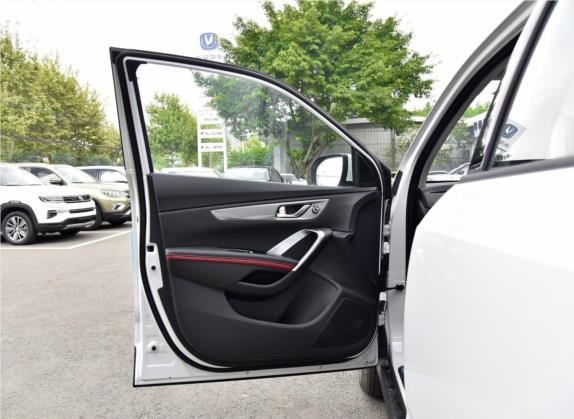 长安CS55 2019款 1.5T 自动炫色型 国VI 车厢座椅   前门板