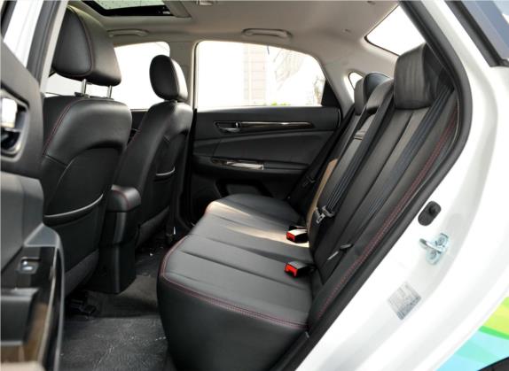 逸动新能源 2015款 纯电动尊贵型 车厢座椅   后排空间
