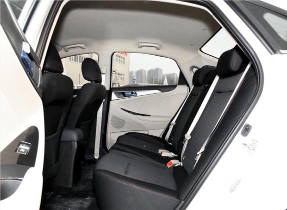 逸动新能源 2018款 EV300 悦享型 车厢座椅   后排空间
