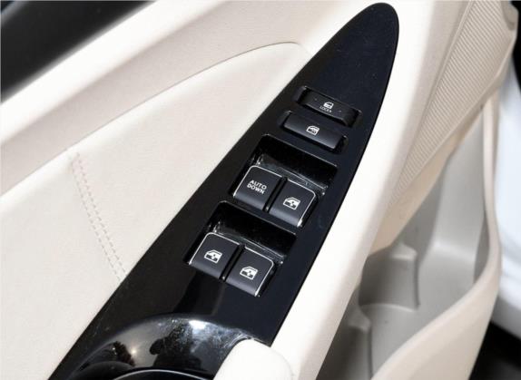 逸动新能源 2018款 EV300 悦享型 车厢座椅   门窗控制