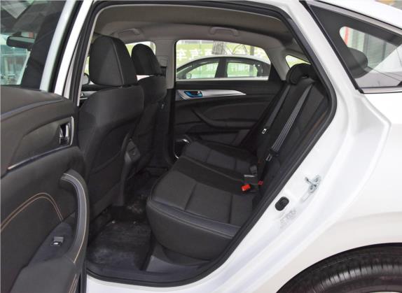 逸动新能源 2019款 EV460 智享版 车厢座椅   后排空间