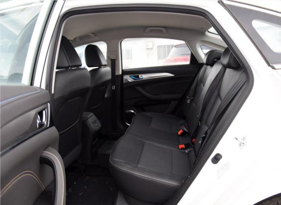 逸动新能源 2019款 EV460 共享版 车厢座椅   后排空间