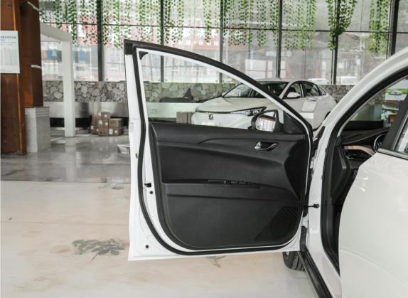 逸动新能源 2022款 EV460 智行网约版 磷酸铁锂 车厢座椅   前门板