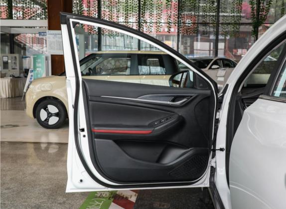 逸动新能源 2022款 EV460 智焕网约版 磷酸铁锂 车厢座椅   前门板