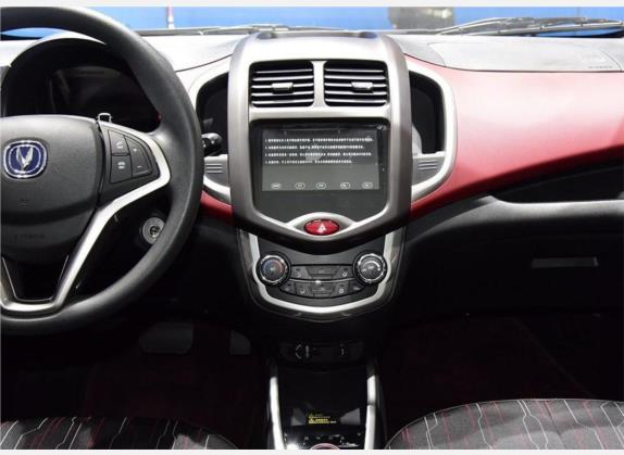奔奔EV 2017款 纯电动 210公里豪华型 中控类   中控台