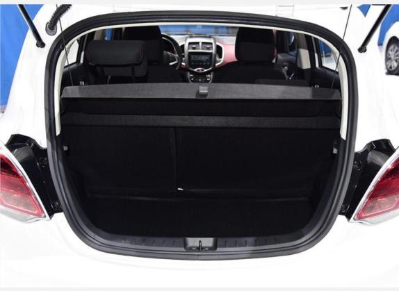 奔奔EV 2017款 纯电动 210公里豪华型 车厢座椅   后备厢