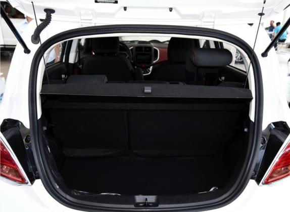 奔奔EV 2017款 纯电动 180公里豪华型 车厢座椅   后备厢