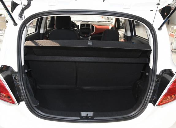 奔奔EV 2018款 EV260 时尚型 车厢座椅   后备厢