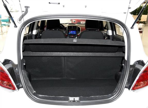 奔奔EV 2018款 EV260 豪华型 车厢座椅   后备厢