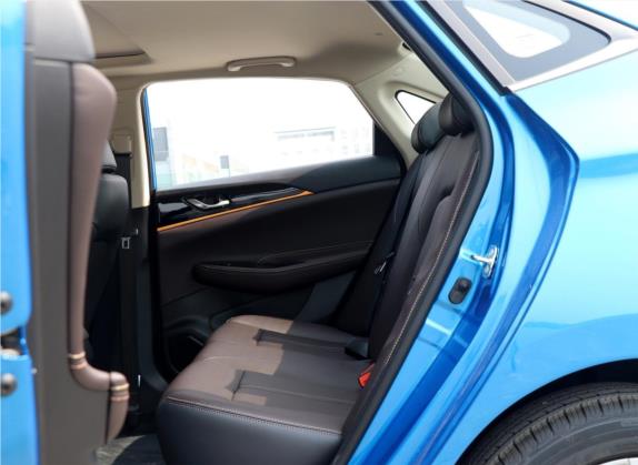 逸动DT 2018款 1.6L 手动智享型 车厢座椅   后排空间