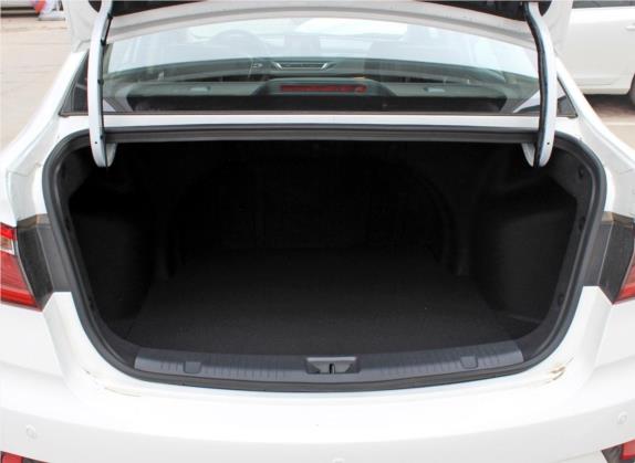 逸动DT 2018款 1.6L 手动悦享型 车厢座椅   后备厢