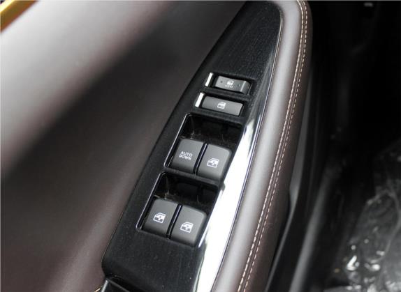 逸动DT 2018款 1.6L 手动悦享型 车厢座椅   门窗控制