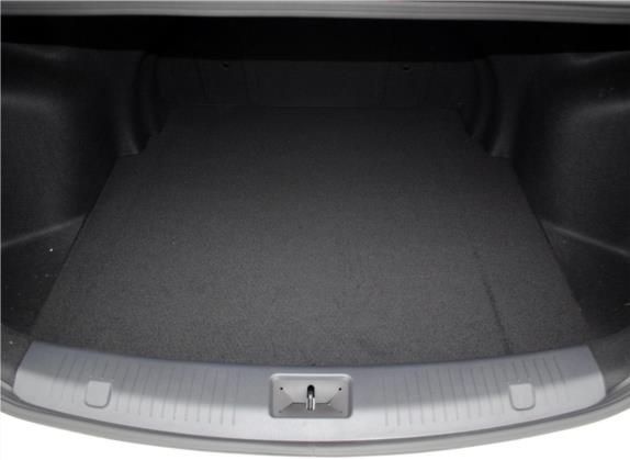 逸动DT 2018款 1.6L 自动悦享型 车厢座椅   后备厢