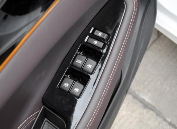 逸动DT 2018款 1.6L 自动悦享型 车厢座椅   门窗控制