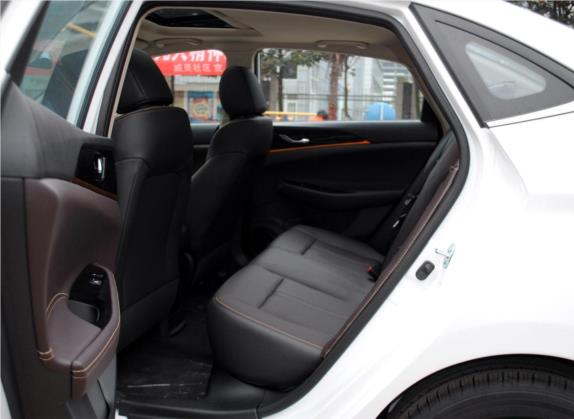 逸动DT 2018款 1.6L 自动智享型 车厢座椅   后排空间