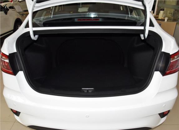 逸动DT 2019款 1.6L 手动优享型 国VI 车厢座椅   后备厢
