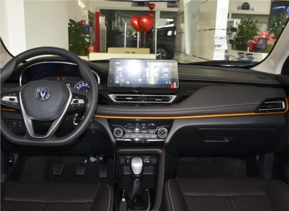 逸动DT 2019款 1.6L 手动优享型 国V 中控类   中控台