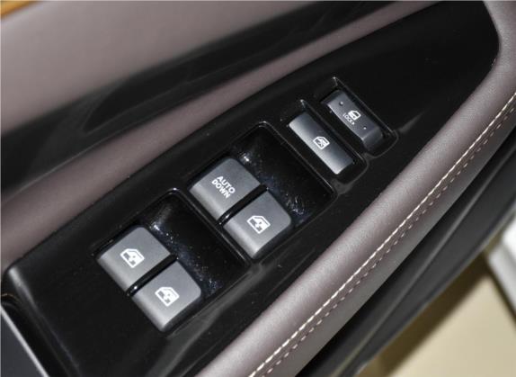 逸动DT 2019款 1.6L 手动优享型 国V 车厢座椅   门窗控制