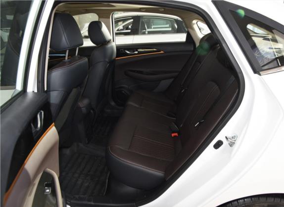 逸动DT 2019款 1.6L 自动智享型 国V 车厢座椅   后排空间