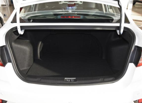 逸动DT 2019款 1.6L 自动智享型 国V 车厢座椅   后备厢