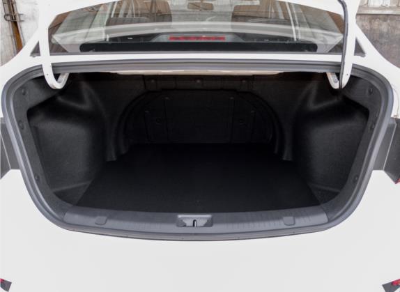 逸动DT 2019款 1.6L 自动悦享型 国VI 车厢座椅   后备厢
