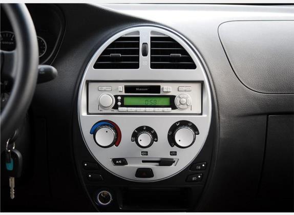 奔奔i 2006款 1.3L 手动舒适型 中控类   中控台