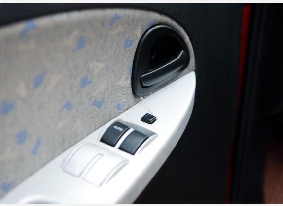 奔奔i 2006款 1.3L 手动舒适型 车厢座椅   门窗控制