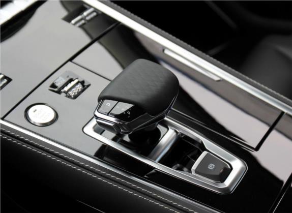 长安CS85 COUPE 2019款 2.0T 自动动版 国V 中控类   挡把