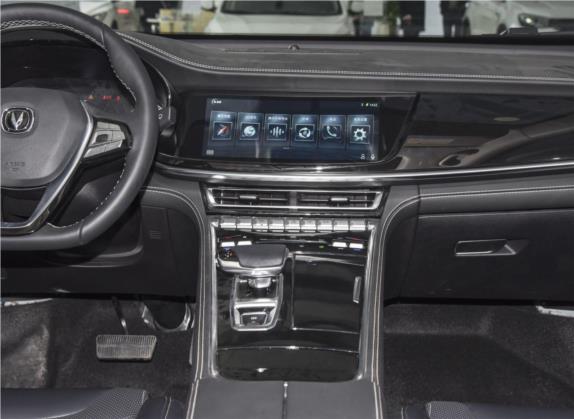 长安CS85 COUPE 2019款 2.0T 自动品版 国VI 中控类   中控台