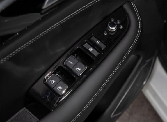 长安CS85 COUPE 2019款 1.5T DCT品版 国VI 车厢座椅   门窗控制