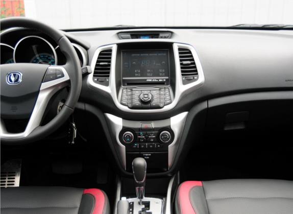 逸动XT 2013款 1.5T 自动劲酷型 中控类   中控台