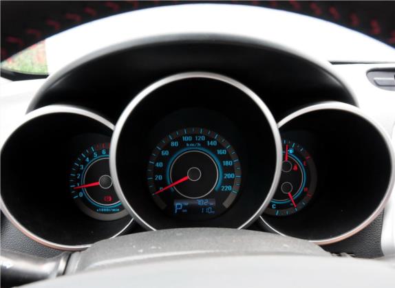 逸动XT 2013款 1.5T 自动劲酷型 中控类   仪表盘